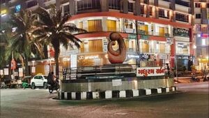 Madhuram Circle, Surat, Karadva: Location, Direction & Connectivity